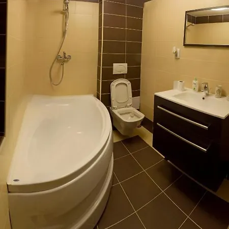 Pilvax Aparthotel 4*